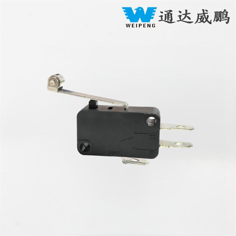 Prachotěsný otočný vačkový spínač s válečkovou pákou