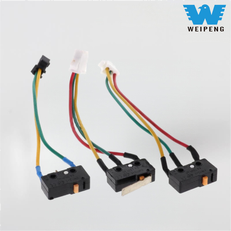 Plynový ohřívač vody a mikrospínač plynového sporáku