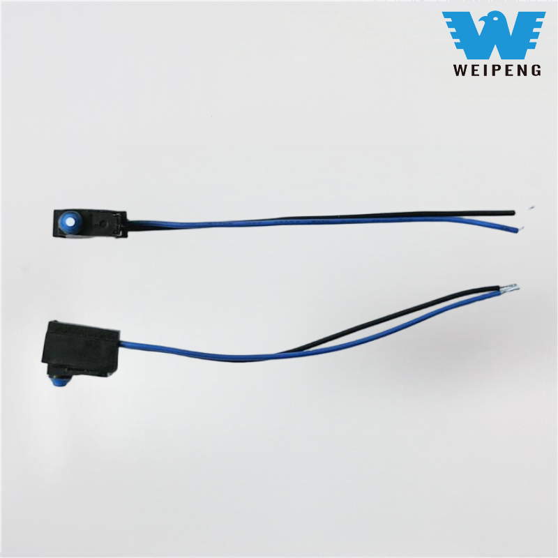 Vodotěsný mikrospínač kolíkového typu s vývody